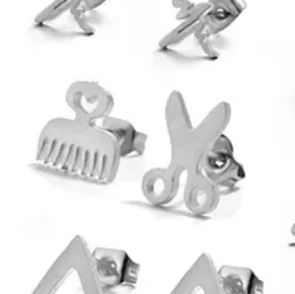 🦋NEW!! Scissor&Comb stud Earrings! - Picture 2 of 3